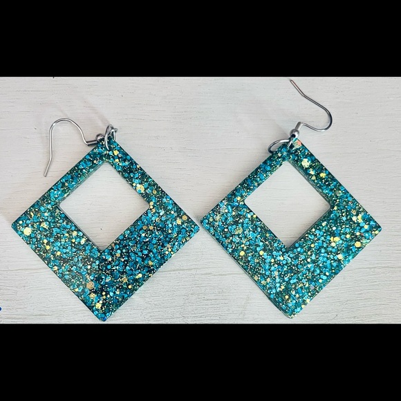 Homemade Resin Earrings - Picture 10 of 11